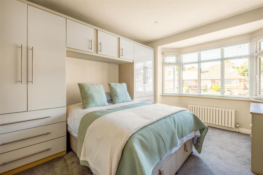 1 windlesham Close-19.jpg