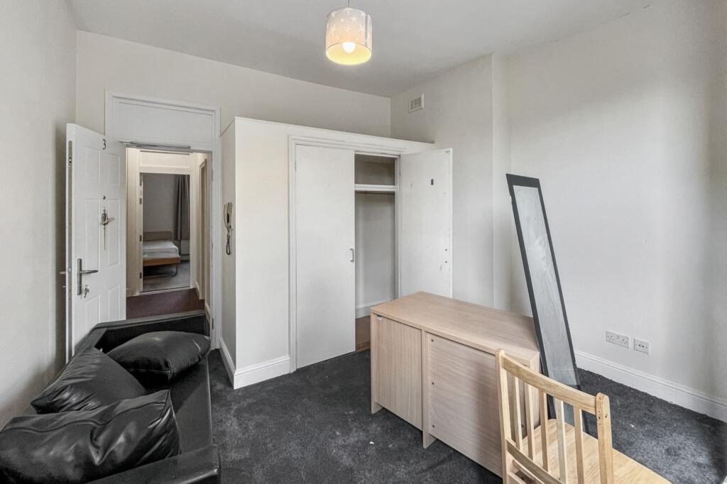 96 Ritherdon Road, Tooting, London SW17 8QQ