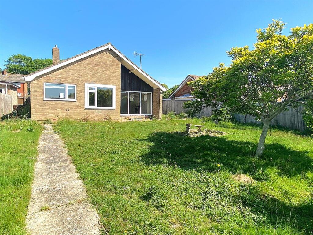 3 Hawkhurst Way - Rear2.jpg