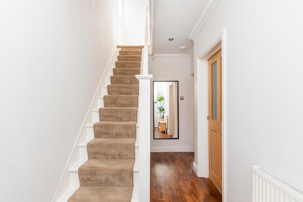 2H0S6HN - Hallway A.jpg