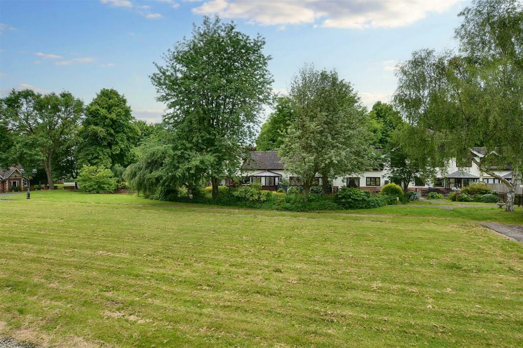 DSC_3972garden and view.jpeg