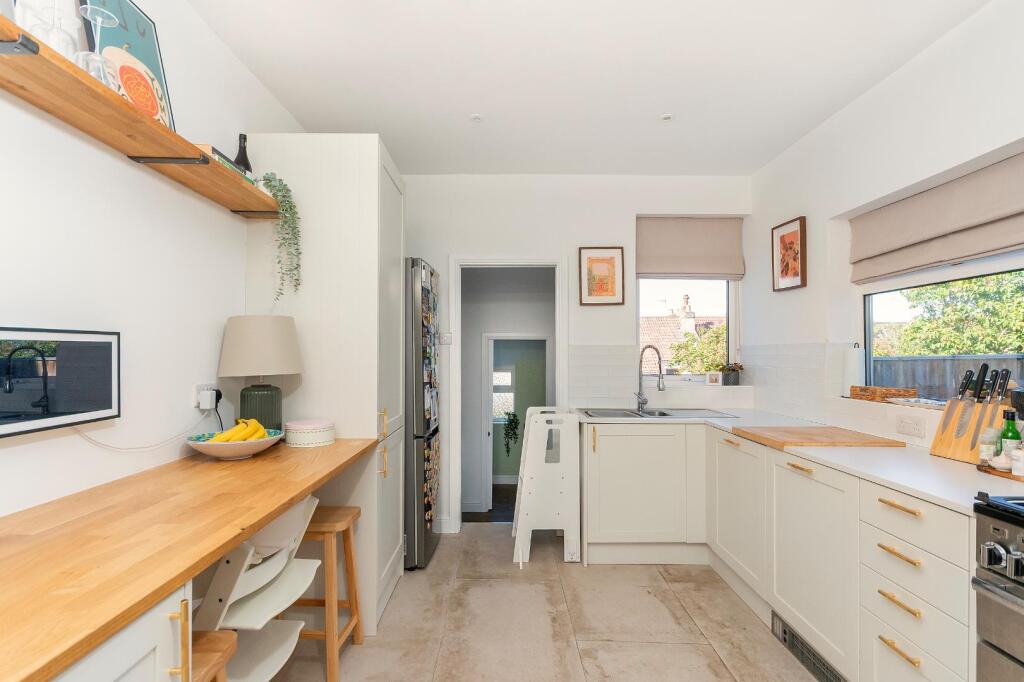 1W4R2BN - Kitchen C.jpg