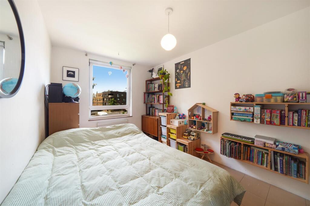 Flat 13, 2 Gautrey Road - Km8o9qW5kt4jr3WtzqSV.jpg