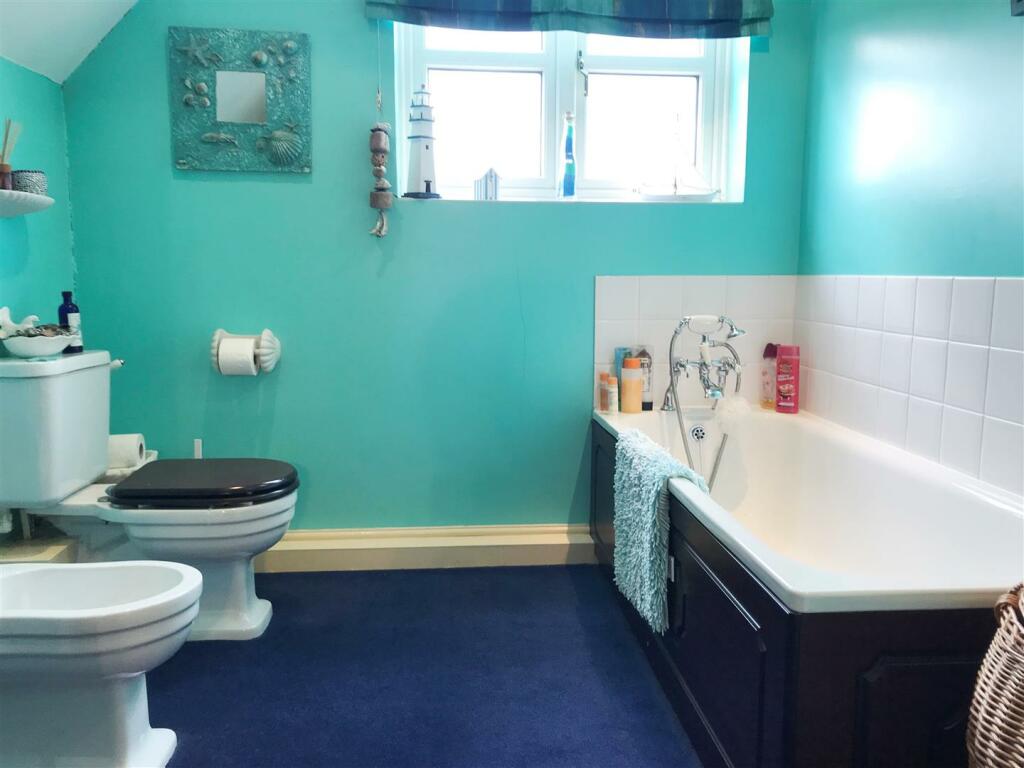 Bathroom.JPG