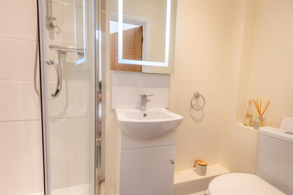 8550186-interior02.jpg