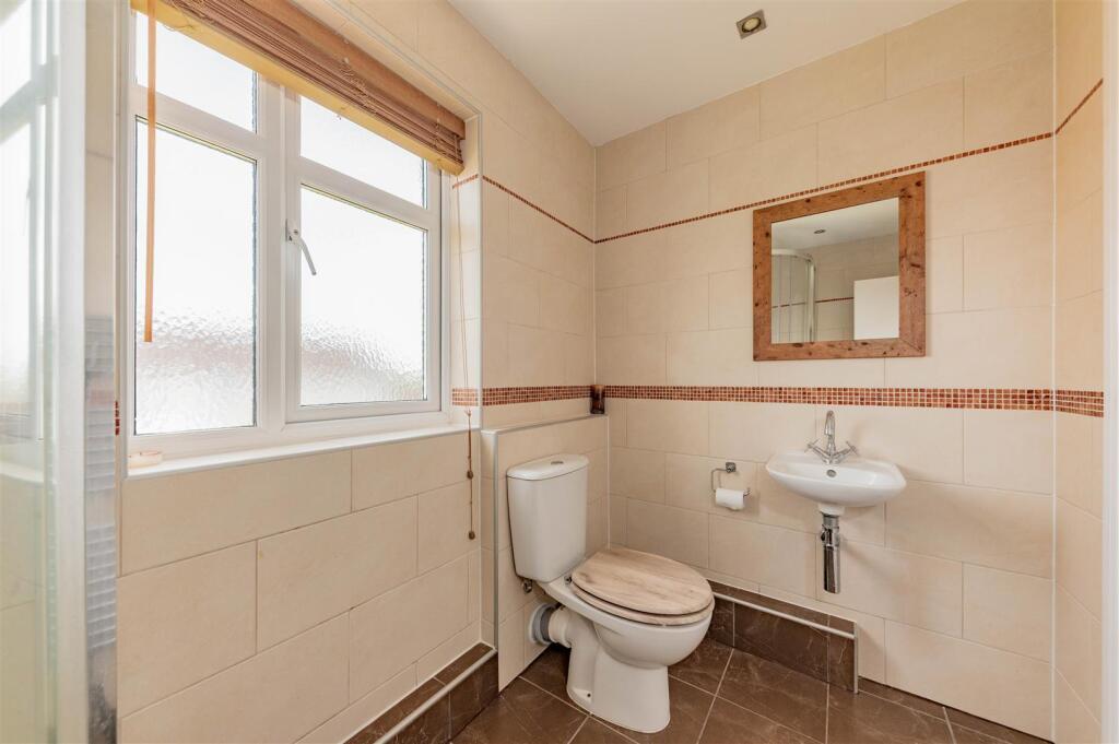 35 Myrtlehall Gardens Dundee-10.JPG