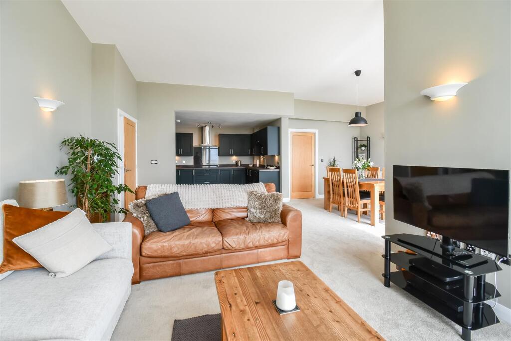 Living / Dining Room