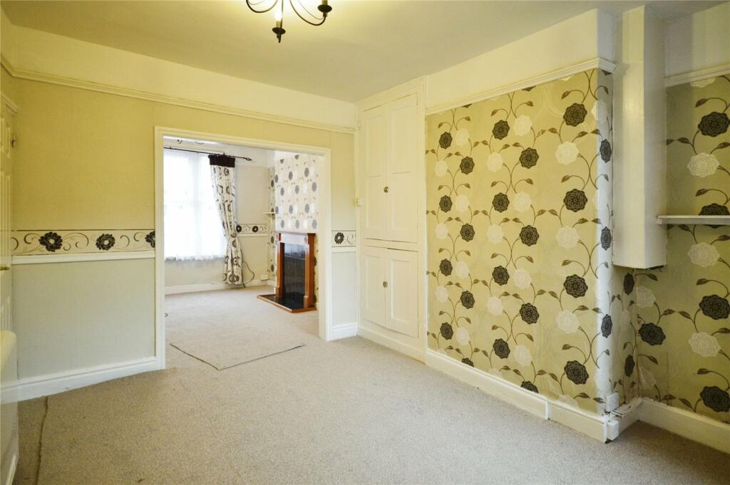 Sitting/Dining Room