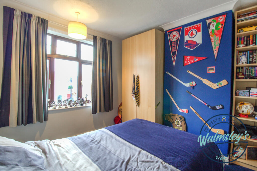 Double bedroom towards frontage