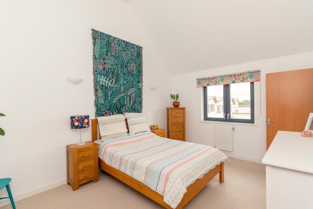 YAWNAMOR41 - Bedroom E.jpg