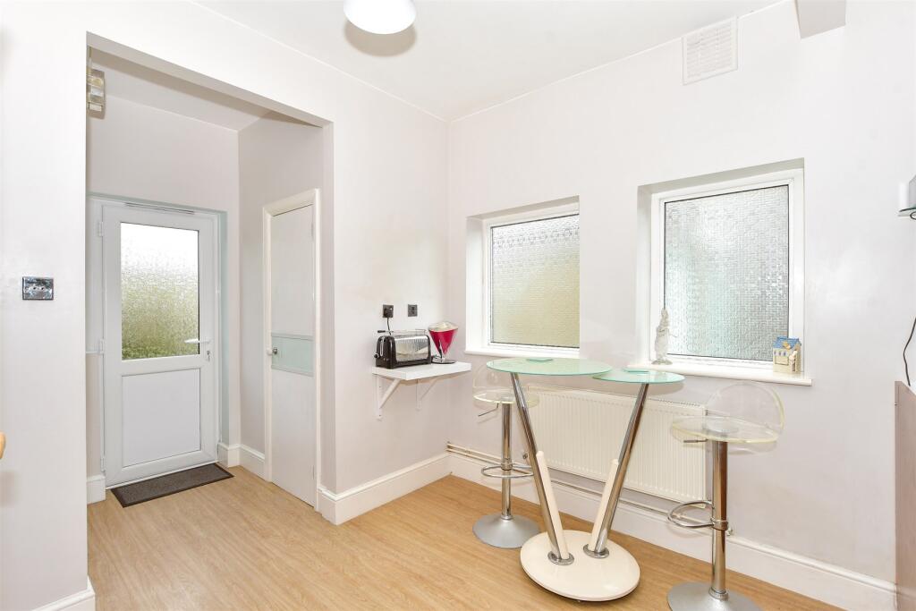 Kitchen/Breakfast Room