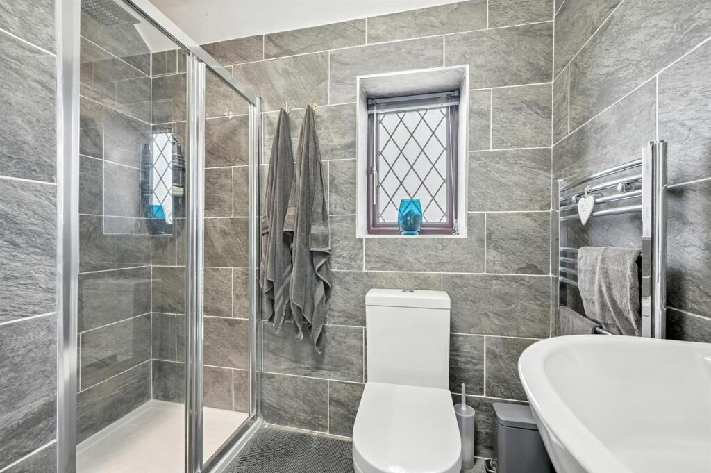 Shower Room.jpg
