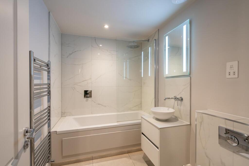 Luxury Bathroom.jpg