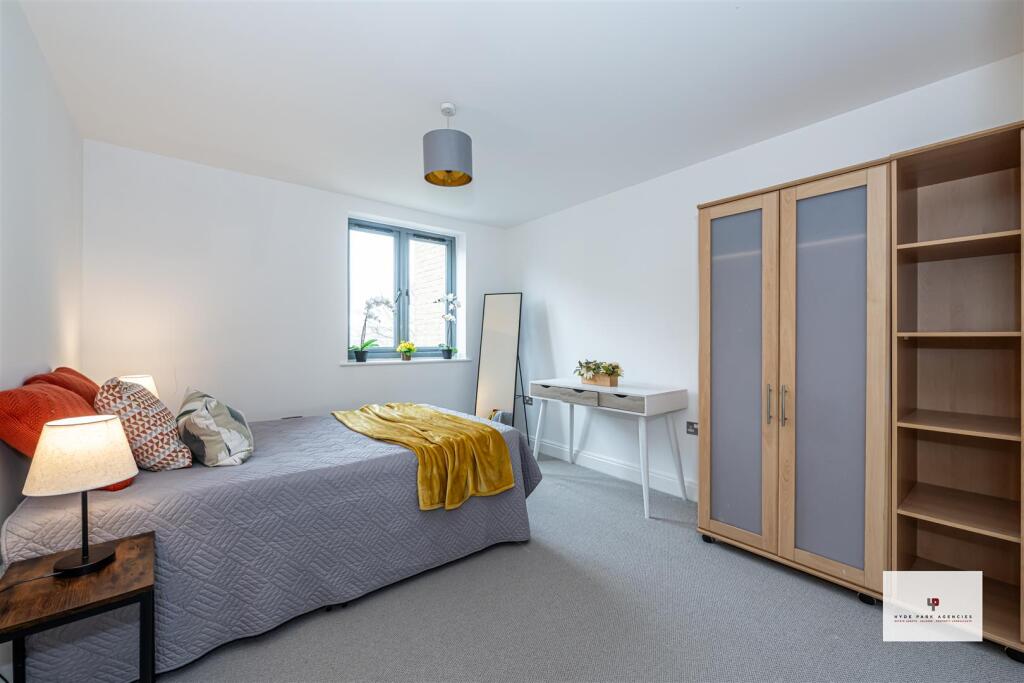 Regents Park Road 10@208-011 HR - HPA.jpg