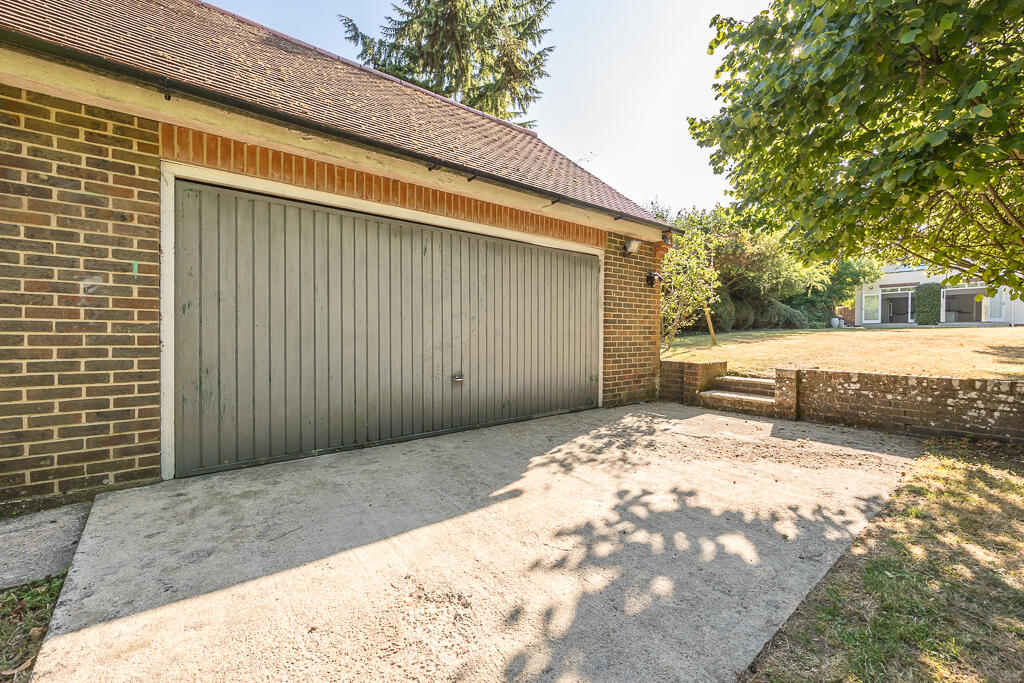 Double Garage and Hardstanding