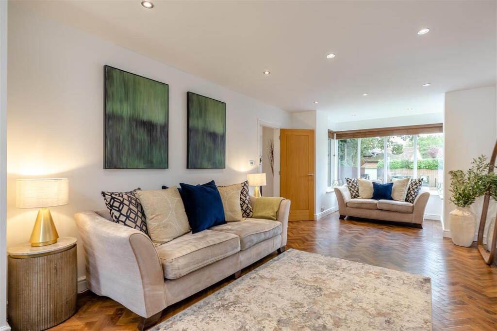 8665443-interior37.jpg