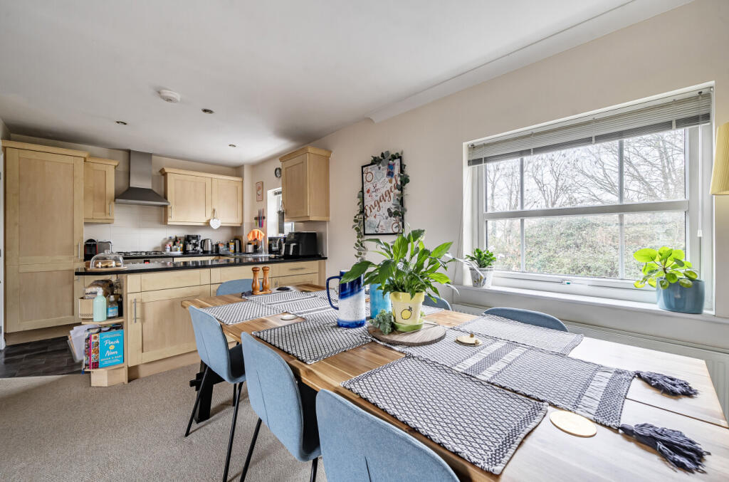 1396515-4-695fdd7...