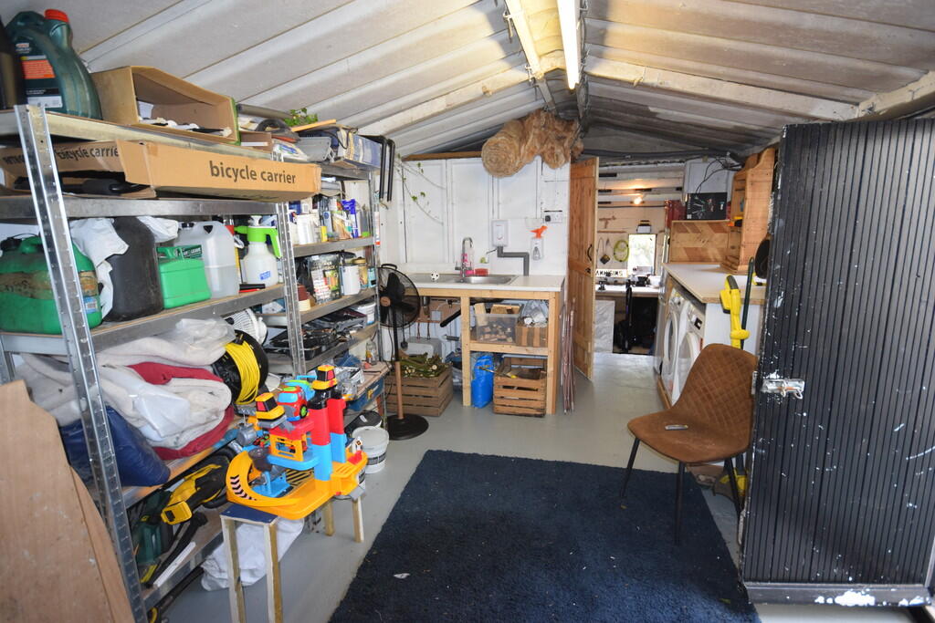 GARAGE 
