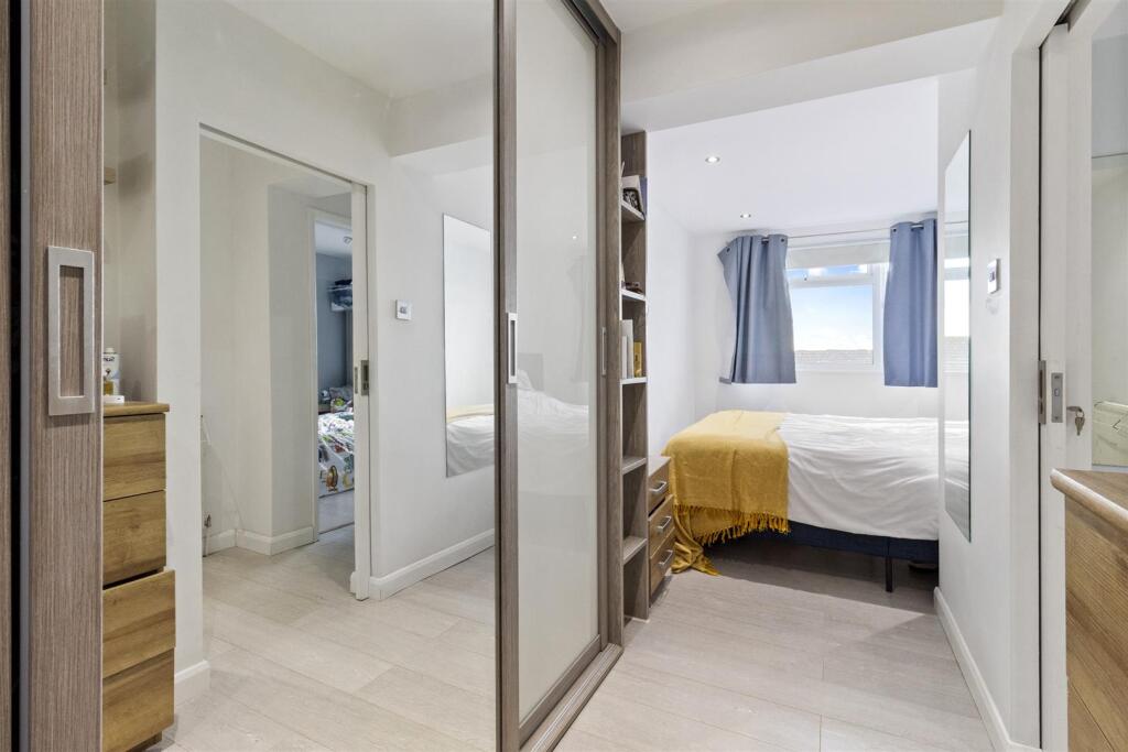 Greenoaks 30-005.JPG