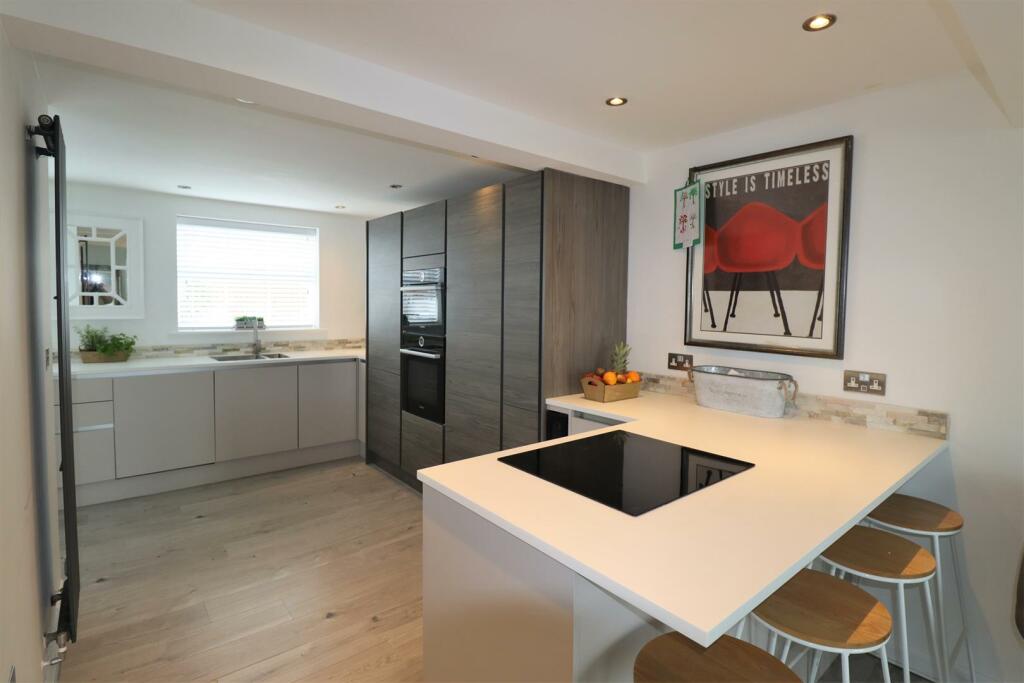 Main Kitchen (4).JPG