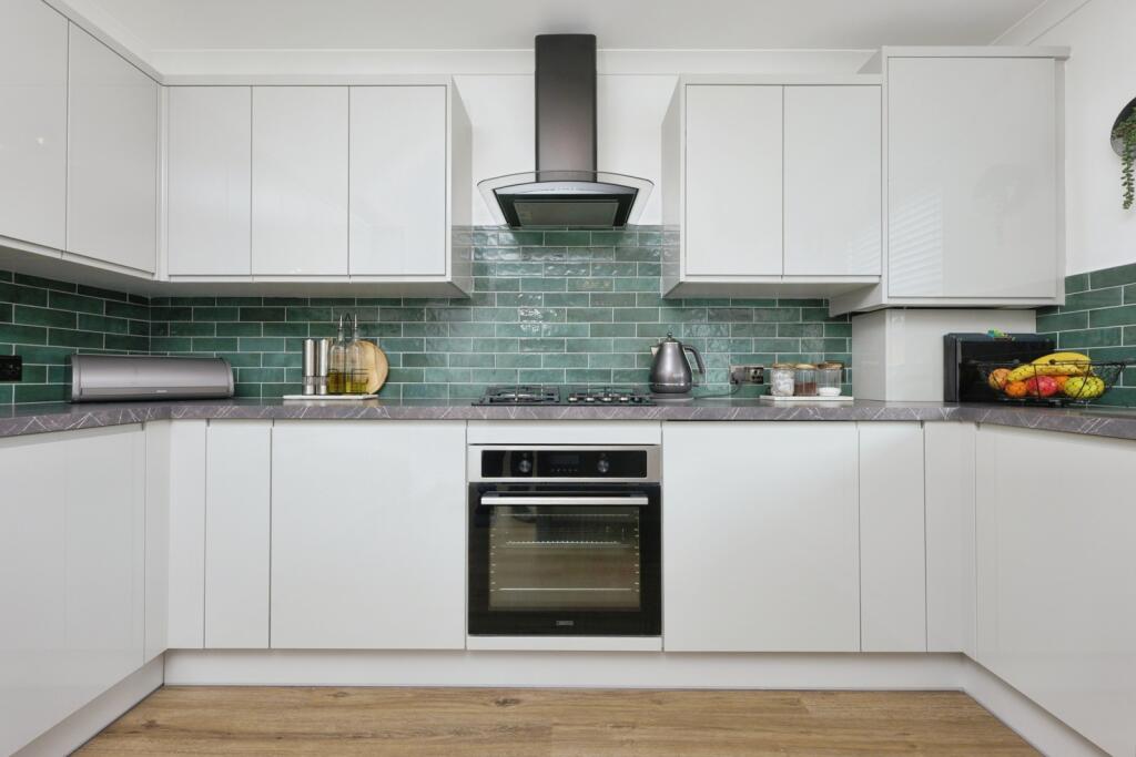 Kitchen / Dining