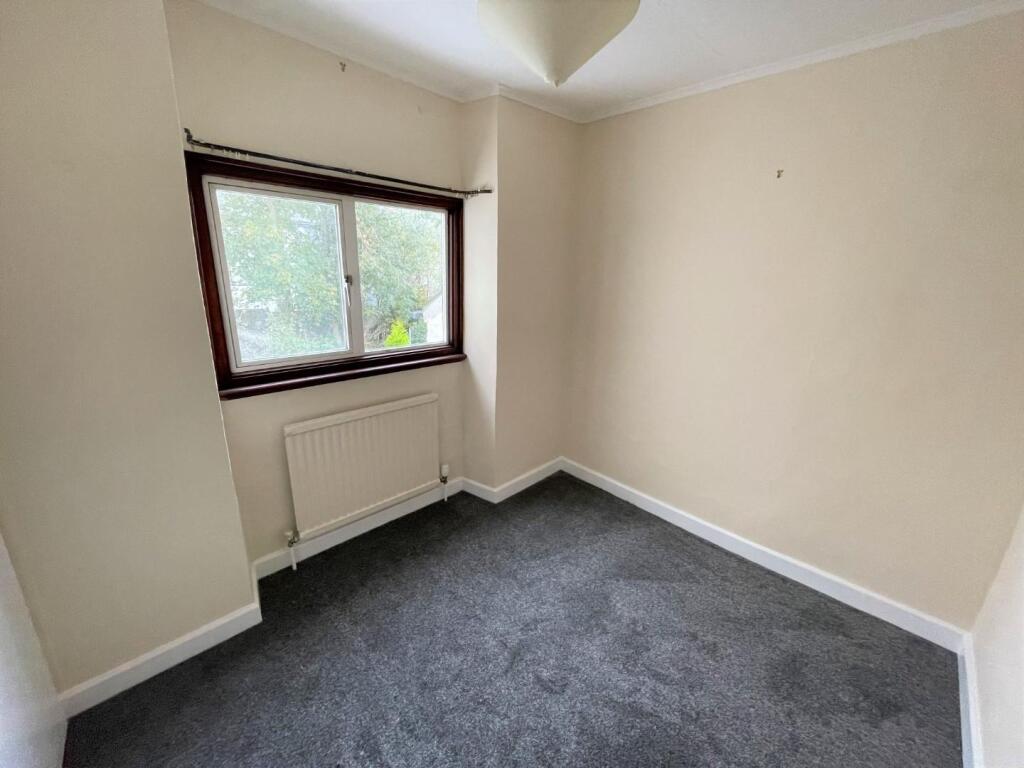 single bedroom...JPG