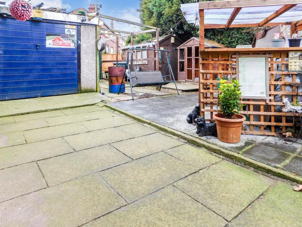Garden &amp; Garage