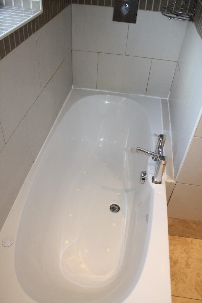 Jacuzzi bath