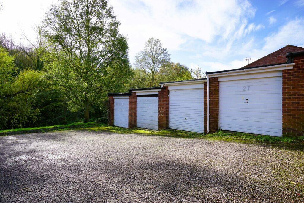 Hawthorne Grove - Garage
