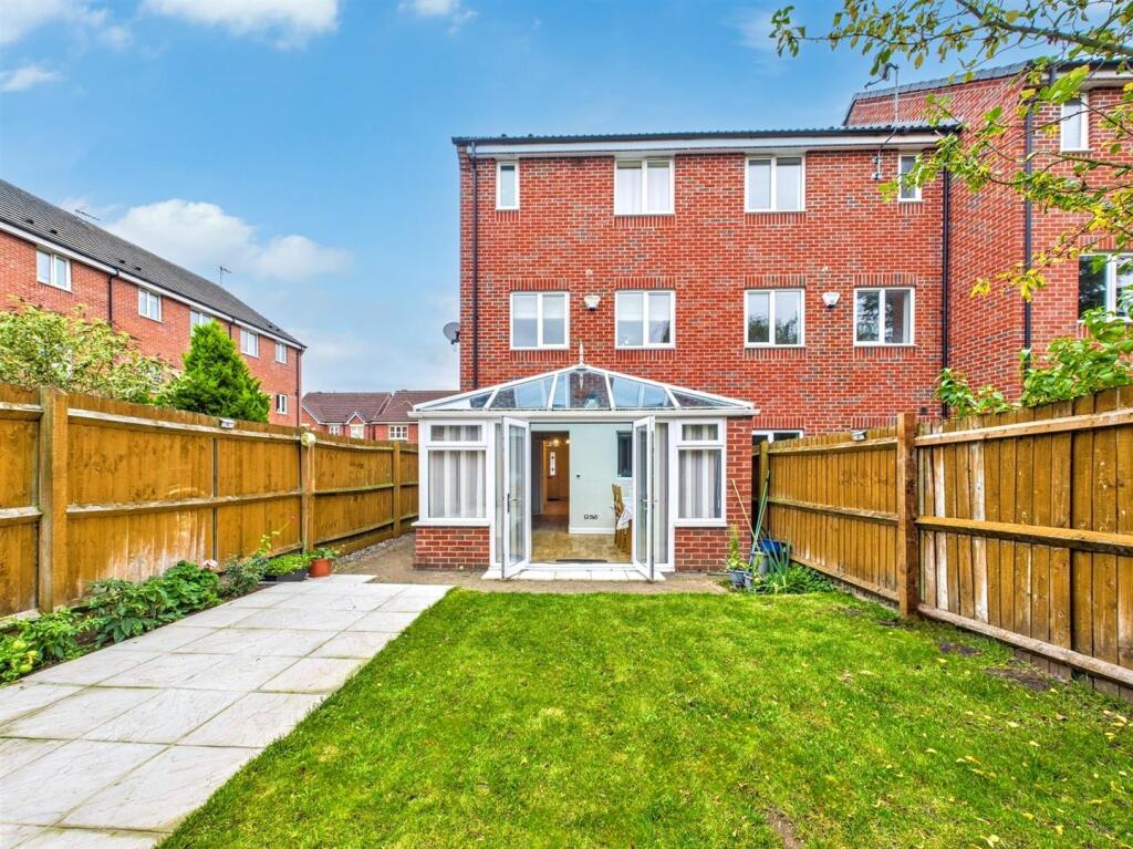 CAM04916G0-PR0176-STILL006 (1) (1).jpg