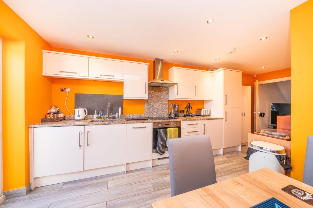 Kitchen / Dining Romm