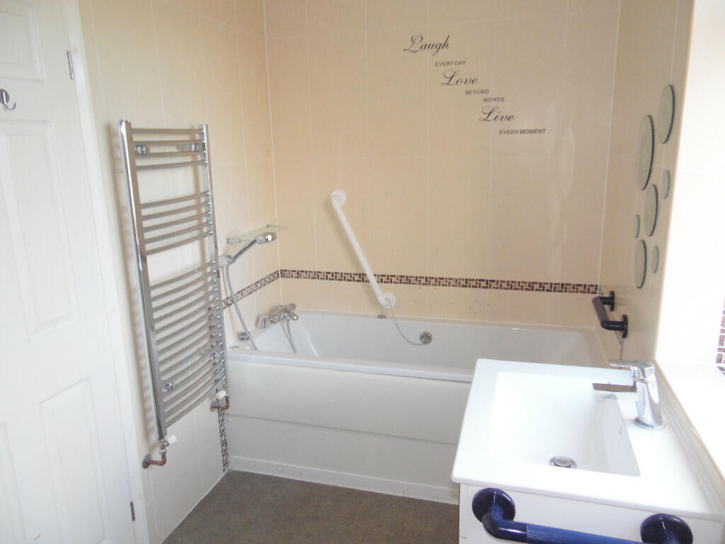 BATH/SHOWER ROOM