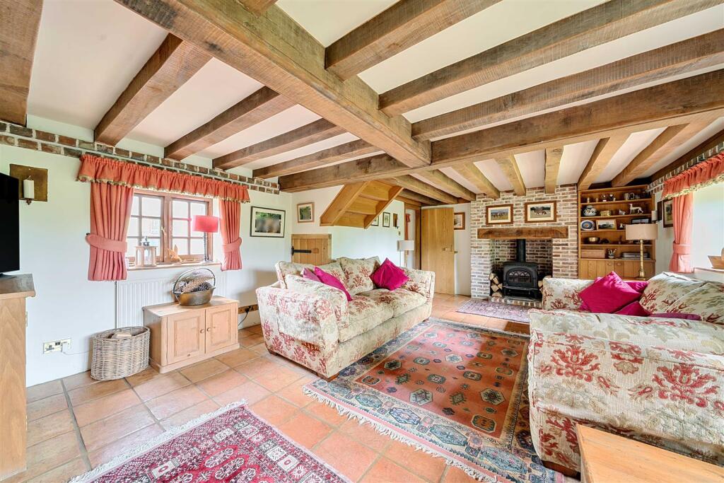 1298303-34-682f4573bf945-ARW .jpg