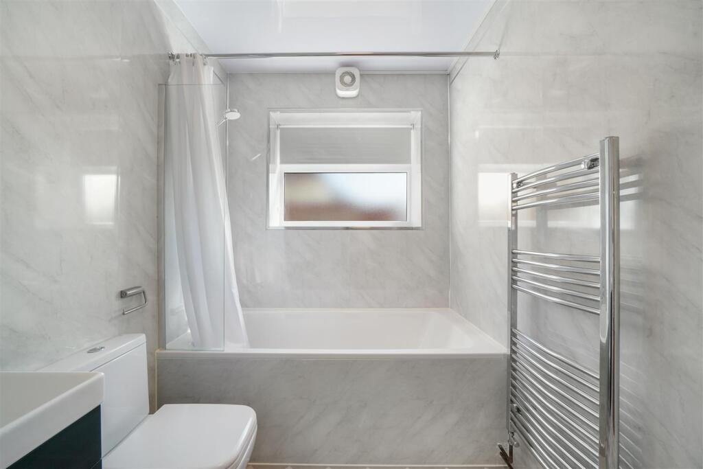 2 Circle Court, Harrowdene Road - 8mw66aGAPpvOrerx
