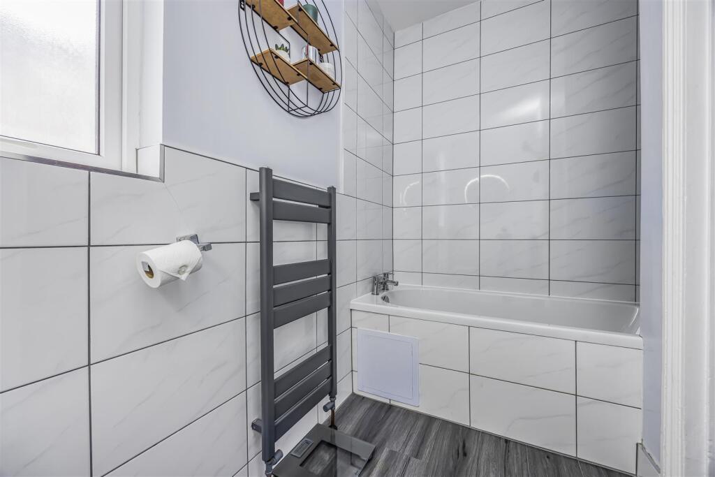 38 Hellyer Road, Milton-PorticoMarketing-SoldBy-12