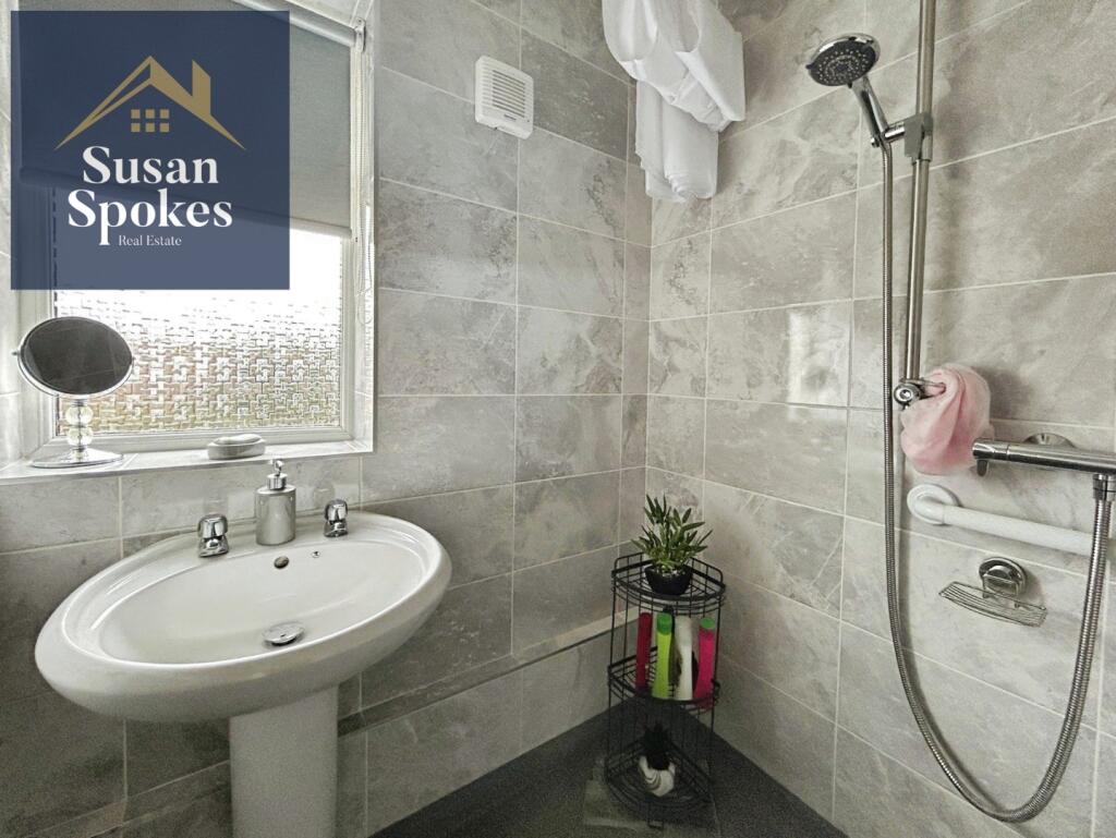 pbox-bathroom-335505.jpg