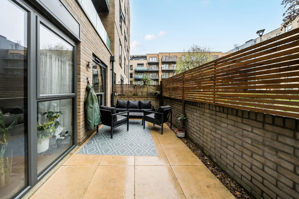 1377085-9-6911cbf...