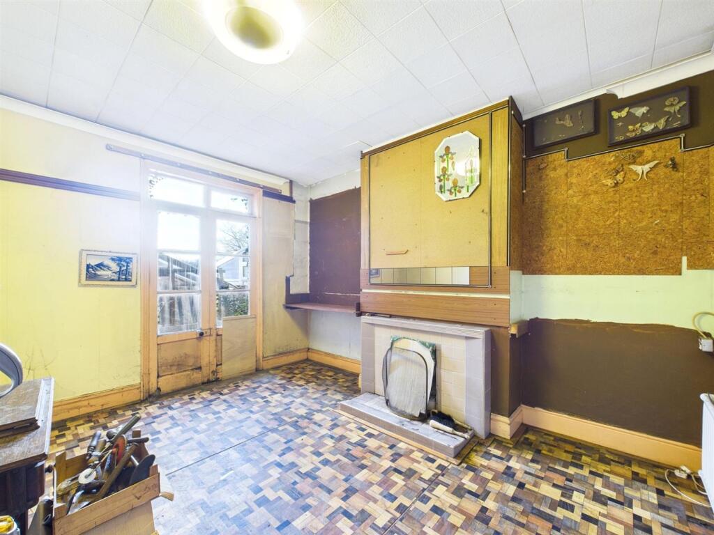 3 - Three bed mid-terraced house.jpg