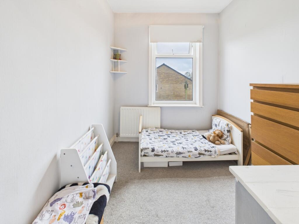 CAM04233G0-PR0035-STILL007