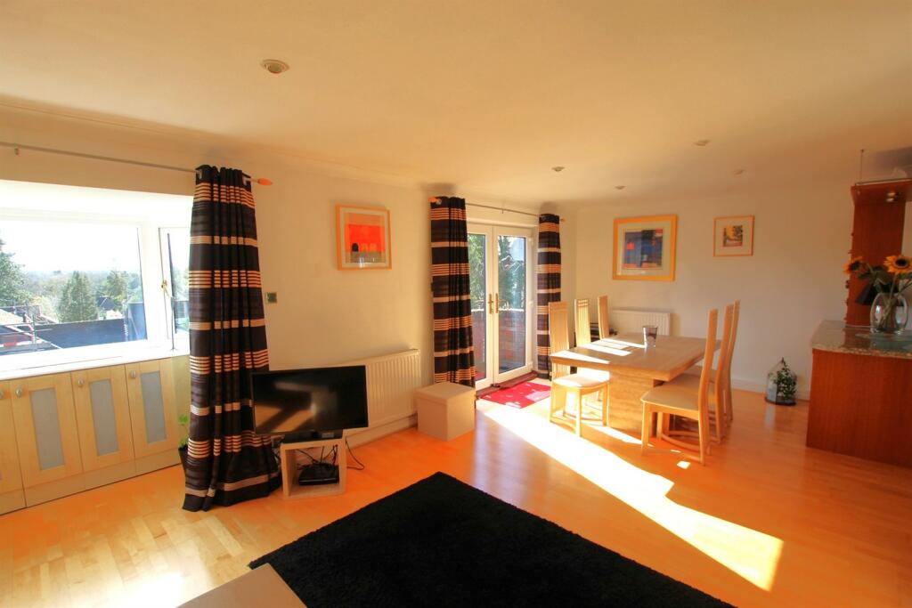 Open Plan Lounge/Din