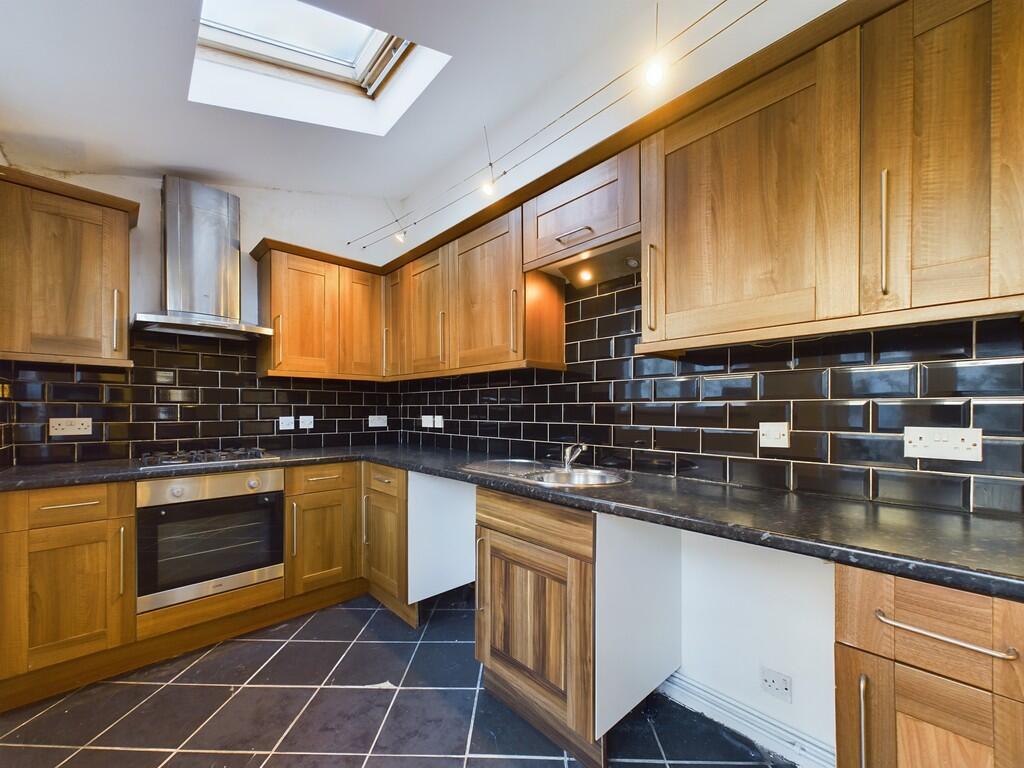 CAM02091G0-PR0135...