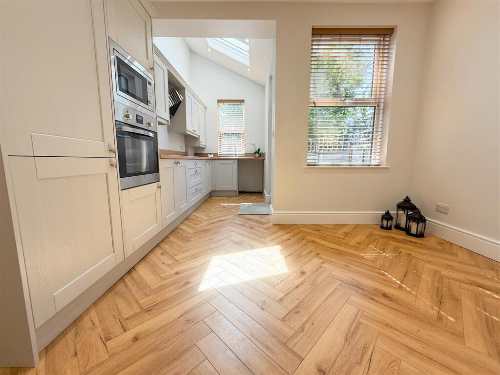 OPEN PLAN KITCHEN DINING ROOM