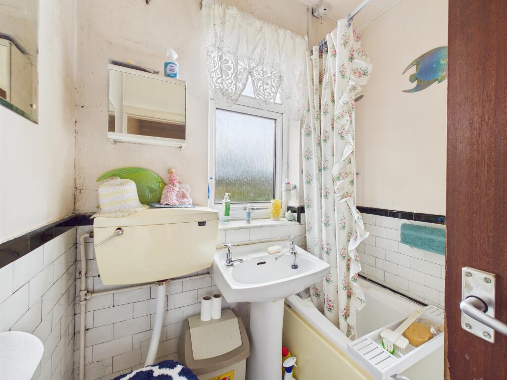 CAM04825G0-PR0110-STILL007