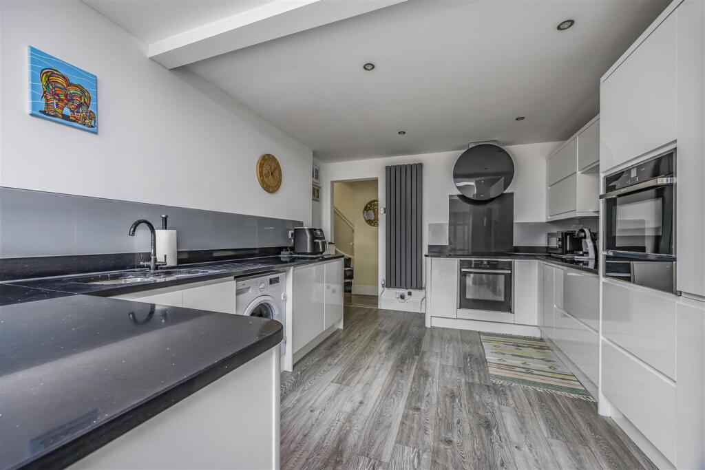 30 Uplands Road, Drayton-PorticoMarketing-SoldBy-2