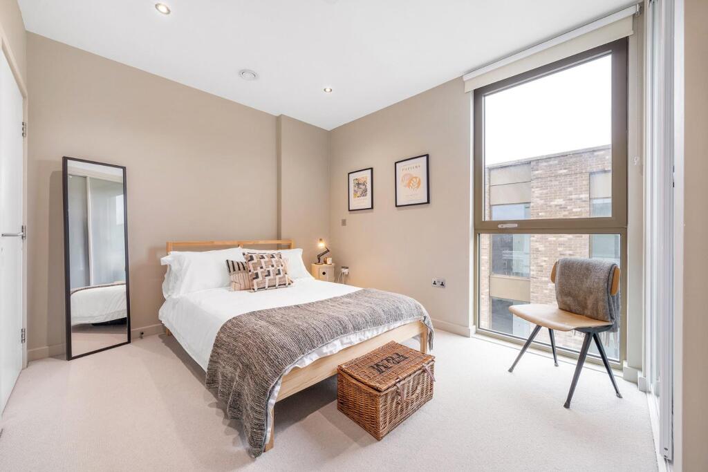Bedroom 1.JPG