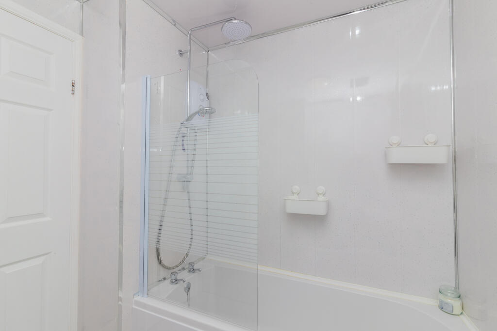 38 Don Drive, Paisley  PA2 0AF-22