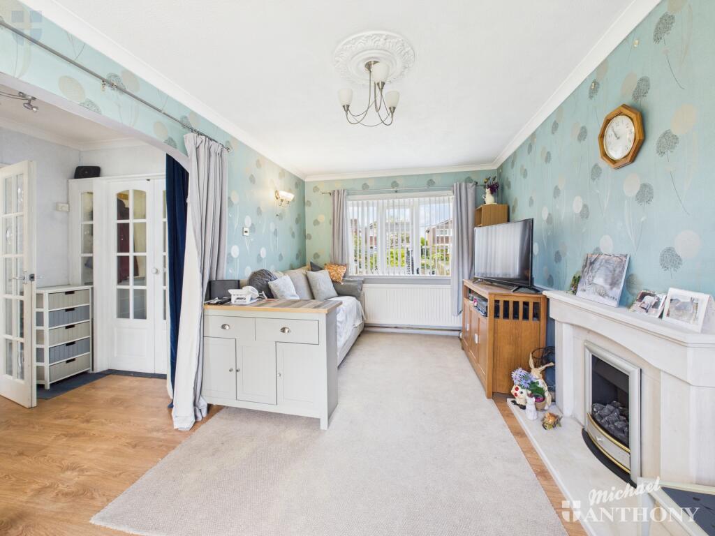 CAM03852G0-PR0250-STILL005