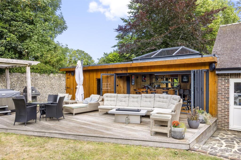 First Avenue 81 R Luff-005.JPG