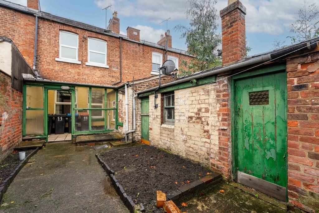 11 Gladstone Road...