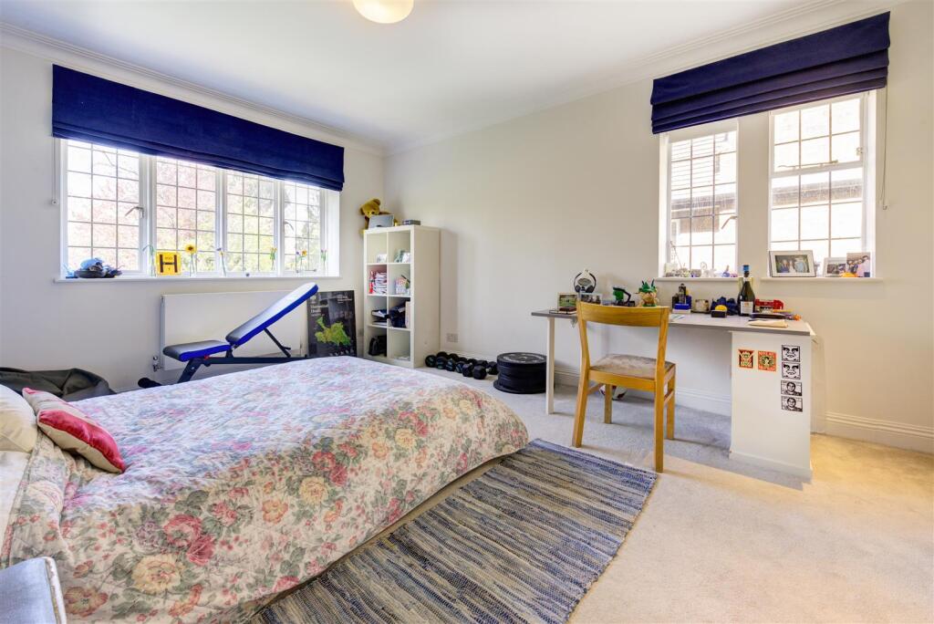 D0341 88 kingsley way boysBed.jpg